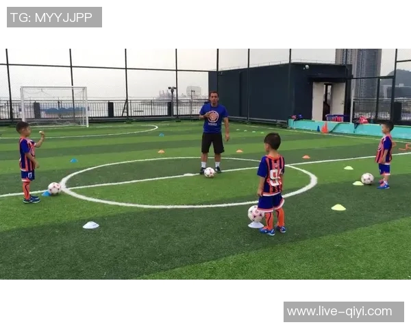 足球教练如何选择手表提升训练效率与个人形象的完美结合